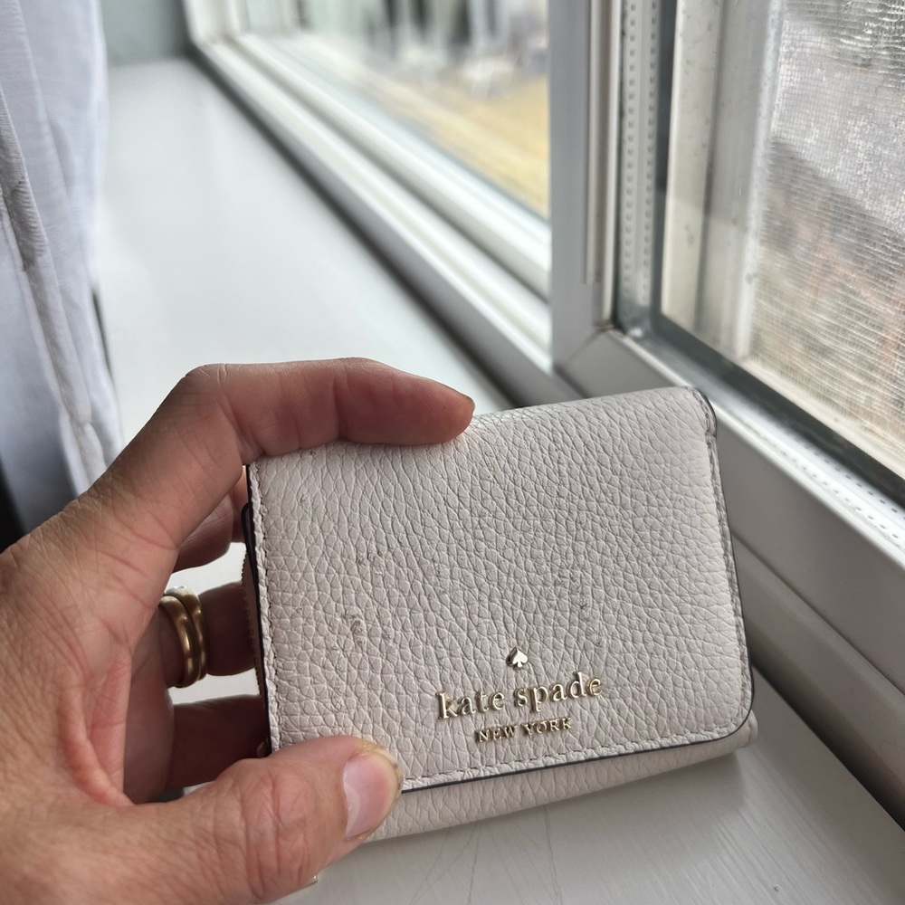 Has a few scratches on front-only used once -like new on side